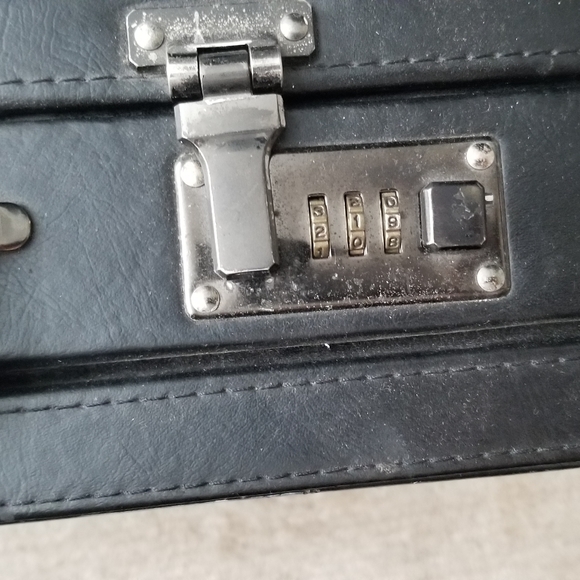 Bugatti Briefcase - Picture 9 of 14